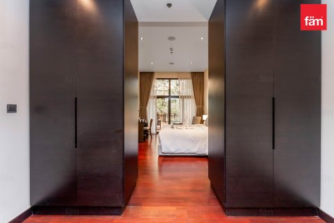 Lägenhet till försäljning i Palm Jumeirah, Dubai, UAE 1 sovrum, 145 kvm Nr. 685971 - fotografi 16