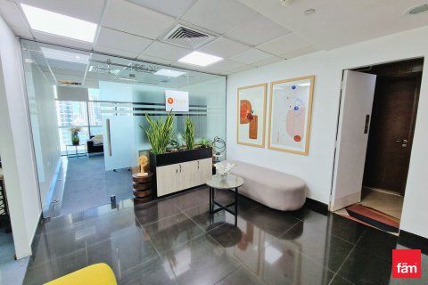 Kontor asukohaga Dubai, AÜE: 114.7 m² Nr 685975