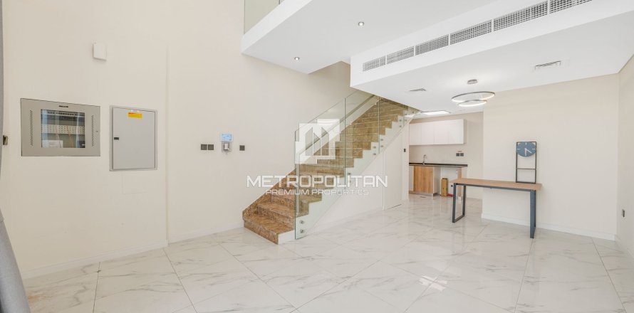 Shtëpi në qytet në Rukan, Dubai, Emiratet e Bashkuara Arabe 1 dhomë gjumi, 65 m2. № 665143