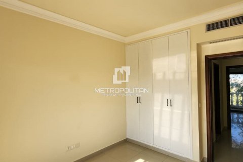 Vila di Al Hamra Village, Ras Al Khaimah, UEA 4 kamar tidur, 250 m2 nomor 665142 - foto 5
