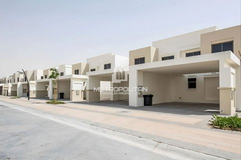 Townhouse til salg i Town Square, Dubai, UAE 3 soveværelser, 202 kvm № 665145 - foto 1