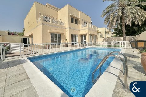 Villa sa Meadows, Dubai, UAE 6 silid-tulugan, 457 sq.m. № 671438 - larawan 1