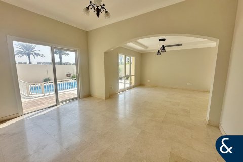 Villa sa Meadows, Dubai, UAE 6 silid-tulugan, 457 sq.m. № 671438 - larawan 5