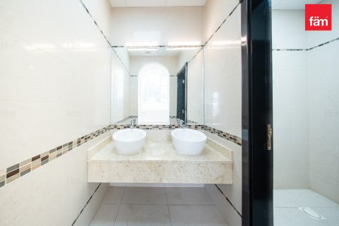 Al Barsha, Dubai, संयुक्त अरब अमीरात में विला, 4 बेडरूम, 937.8 वर्ग मीटर, संख्या 720326 - फ़ोटो 17