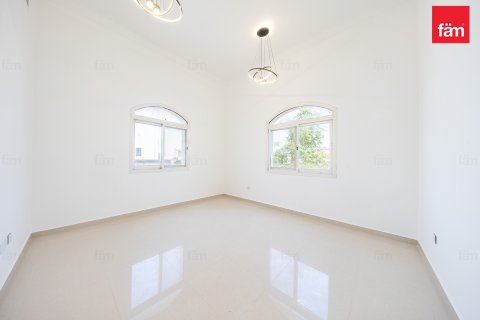 Al Barsha, Dubai, संयुक्त अरब अमीरात में विला, 4 बेडरूम, 937.8 वर्ग मीटर, संख्या 720326 - फ़ोटो 18
