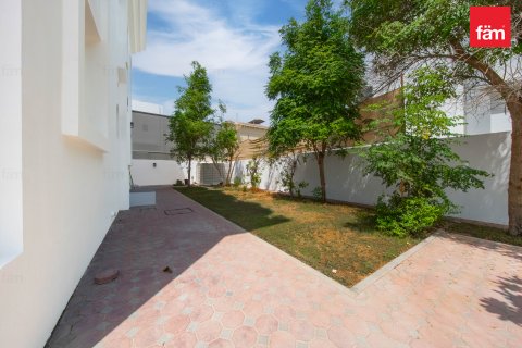 Al Barsha, Dubai, संयुक्त अरब अमीरात में विला, 4 बेडरूम, 937.8 वर्ग मीटर, संख्या 720326 - फ़ोटो 25