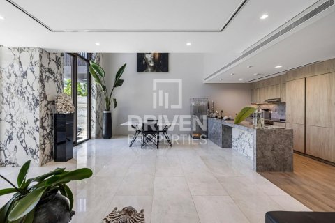 Villa in Jumeirah, Dubai, UAE 3 bedrooms, 290 sq.m. № 653326 - photo 6