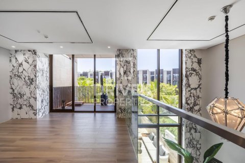 Villa in Jumeirah, Dubai, UAE 3 bedrooms, 290 sq.m. № 653326 - photo 9