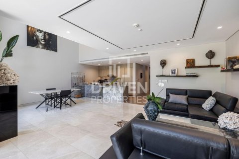 Villa in Jumeirah, Dubai, UAE 3 bedrooms, 290 sq.m. № 653326 - photo 7