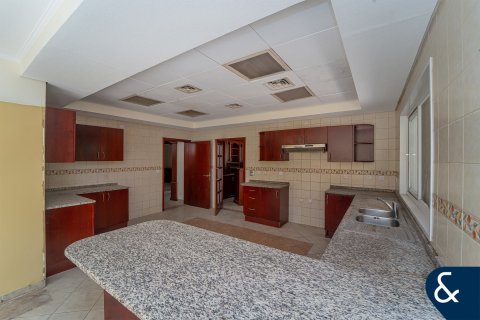 Huvila Dubai Investment Park, Arabiemiraatit 5 makuuhuonetta, 577 m2 № 685256 - kuva 9