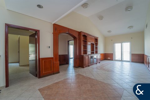 Huvila Dubai Investment Park, Arabiemiraatit 5 makuuhuonetta, 577 m2 № 685256 - kuva 12