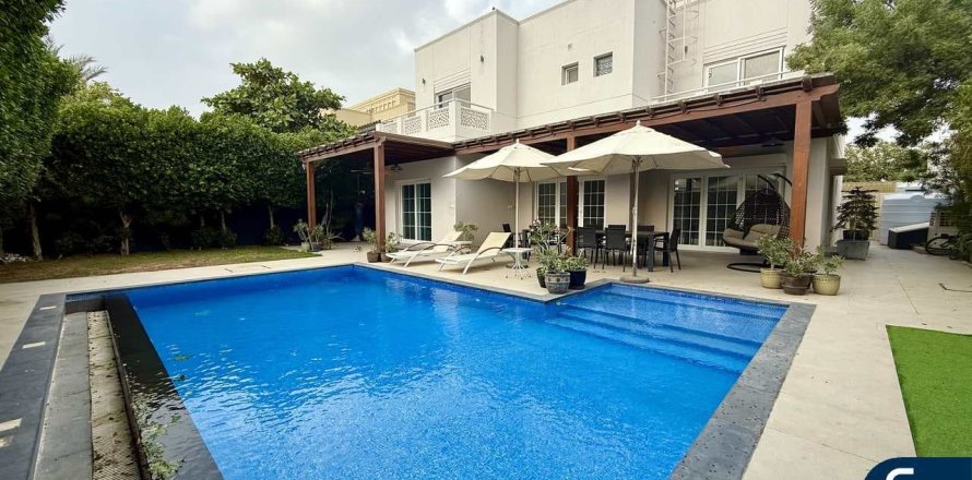 تاون هاوس في Meadows، دبي 5 غرفة نوم ، 343 متر مربع . ر قم 685255