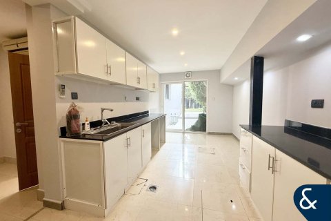 تاون هاوس للإيجار في Meadows، دبي، الإمارات العربية المتحدة 5 غرفة نوم ، 343 متر مربع ، رقم 685255 - صورة 17