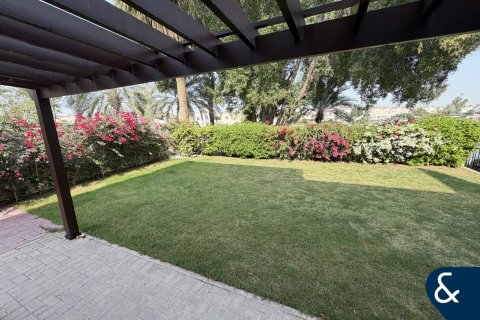 Зняти в оренду віллу в Арабиан Ранчес, Дубай, ОАЕ 4 спальні, 279м2, № 685247 - фото 3