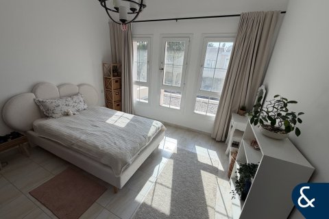 Зняти в оренду віллу в Арабиан Ранчес, Дубай, ОАЕ 4 спальні, 279м2, № 685247 - фото 7