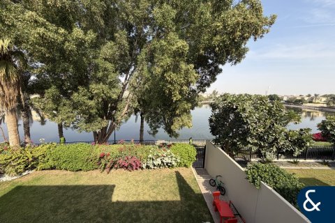 Вілла в Арабиан Ранчес, Дубай, ОАЕ 4 спальні, 279м2 № 685247