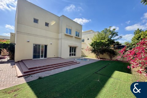 Willa w Meadows, Dubai, ZEA 3 sypialnie, 527 mkw. nr 685257