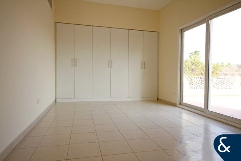 Vilă de închiriat în Meadows, Dubai, EAU 3 dormitoare, 527 mp.  №685257 - poză 6