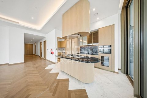 Huoneisto Business Bay, Dubai, Arabiemiraatit 3 makuuhuonetta, 313.27 m2 № 768575 - kuva 4