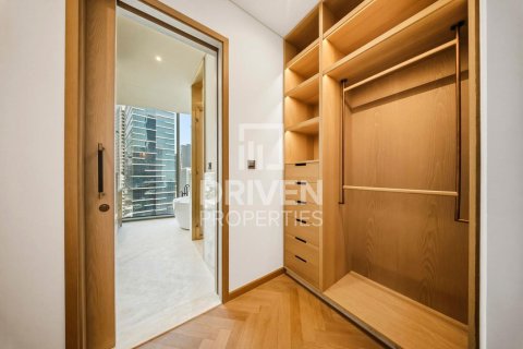 Huoneisto Business Bay, Dubai, Arabiemiraatit 3 makuuhuonetta, 313.27 m2 № 768575 - kuva 15