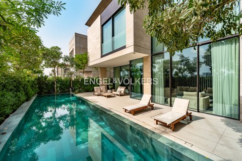 Vila v Jumeirah Islands, Dubai, SAE 4 spálne, 557 m2 č. 696064 - Fotografia 17