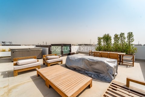 Vila v Jumeirah Islands, Dubai, SAE 4 spálne, 557 m2 č. 696064 - Fotografia 16