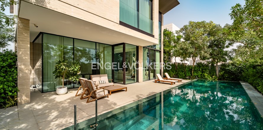 Vila v Jumeirah Islands, Dubai, SAE 4 spálne, 557 m2 č. 696064