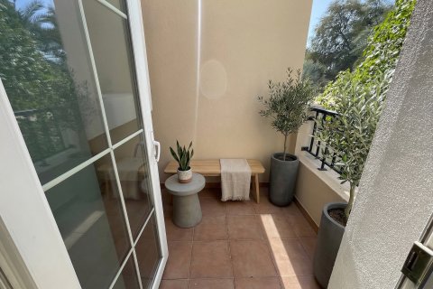Villa in Dubai, UAE 2 bedrooms, 165 sq.m. № 696067 - photo 6