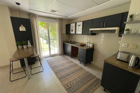 Villa in Dubai, UAE 2 bedrooms, 165 sq.m. № 696067 - photo 3