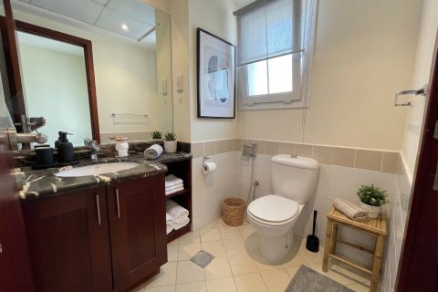 Villa in Dubai, UAE 2 bedrooms, 165 sq.m. № 696067 - photo 9