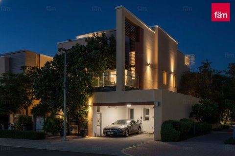 Al Barsha、Dubai、UAEにあるヴィラ 4ベッドルーム、352.6 m2 No711405
