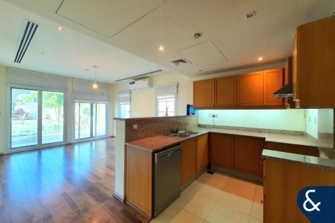 Vilë në Jumeirah Village Circle, Dubai, Emiratet e Bashkuara Arabe 2 dhoma gjumi, 725 m2. № 684859 - Foto 4