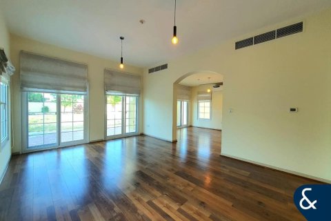 Vilë në Jumeirah Village Circle, Dubai, Emiratet e Bashkuara Arabe 2 dhoma gjumi, 725 m2. № 684859 - Foto 2