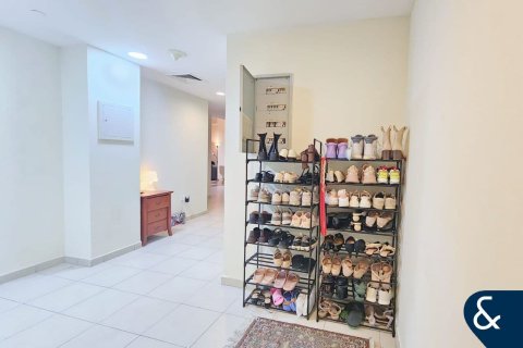 Apartmen di EXECUTIVE TOWERS di Business Bay, Dubai, UAE 3 bilik tidur, 170 meter persegi № 668109 - foto 9