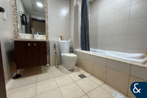 Apartmen di EXECUTIVE TOWERS di Business Bay, Dubai, UAE 3 bilik tidur, 170 meter persegi № 668109 - foto 11