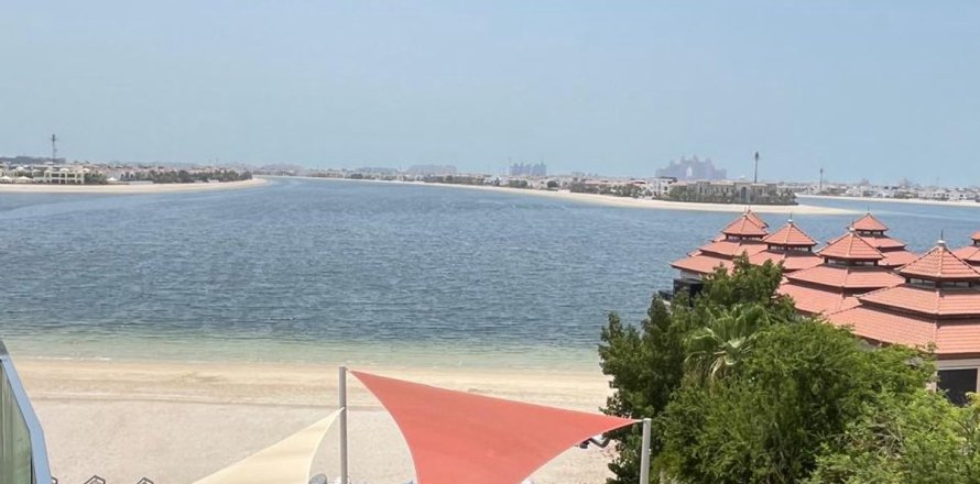 Appartement à Palm Jumeirah, Dubai, EAU: 2 chambres, 140.5 m2 № 246024