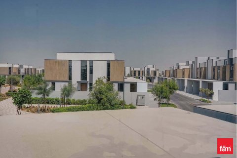 Villa para arrendamento em Dubai, EAU 3 quartos, 183.5 m2 № 652296 - foto 12