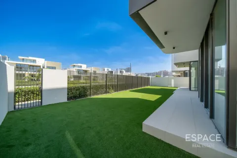 Vila u gradu Dubai Hills Estate, UAE 5 spavaće sobe, 921 m2 Br. 737829 - Slika 2
