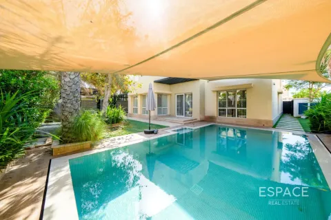 Vila u gradu Meadows, Dubai, UAE 5 spavaće sobe, 458 m2 Br. 737834 - Slika 20