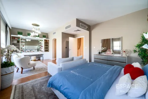 Vila u gradu Meadows, Dubai, UAE 5 spavaće sobe, 458 m2 Br. 737834 - Slika 8