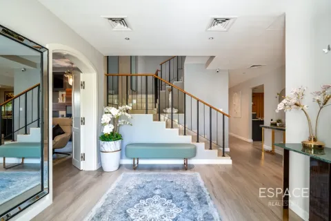 Vila u gradu Meadows, Dubai, UAE 5 spavaće sobe, 458 m2 Br. 737834 - Slika 6