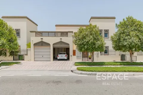 Villa para arrendamento em Jumeirah Park, Dubai, EAU 4 quartos, 403 m2 № 650301 - foto 17
