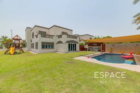 Villa para arrendamento em Jumeirah Park, Dubai, EAU 4 quartos, 403 m2 № 650301 - foto 1