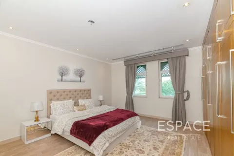 Villa para arrendamento em Jumeirah Park, Dubai, EAU 4 quartos, 403 m2 № 650301 - foto 10