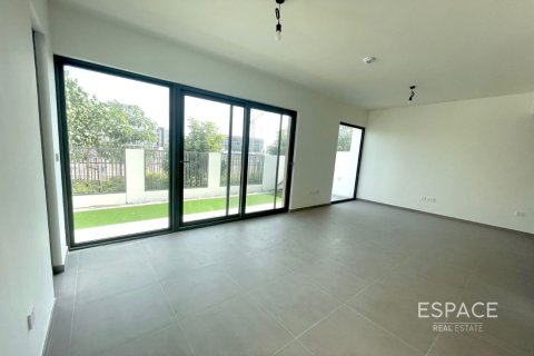Townhouse in Tilal Al Ghaf, Dubai, UAE 4 bedrooms, 199 sq.m. № 650302 - photo 2