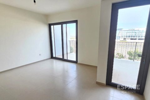 Townhouse in Tilal Al Ghaf, Dubai, UAE 4 bedrooms, 199 sq.m. № 650302 - photo 6