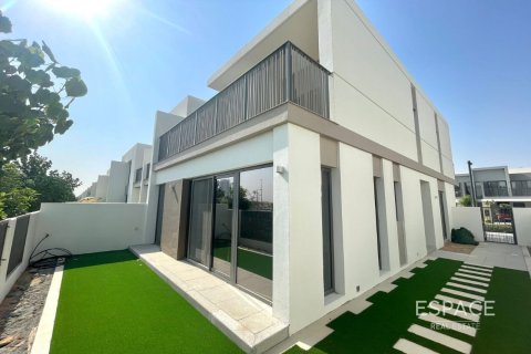 Townhouse in Tilal Al Ghaf, Dubai, UAE 4 bedrooms, 199 sq.m. № 650302 - photo 1