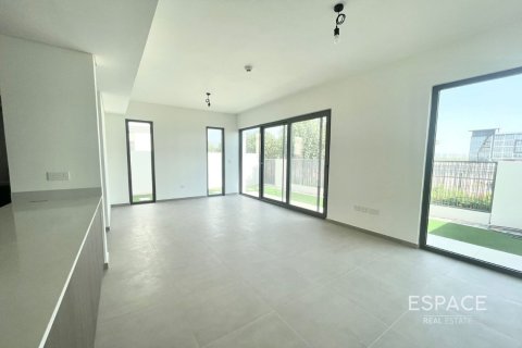 Townhouse in Tilal Al Ghaf, Dubai, UAE 4 bedrooms, 199 sq.m. № 650302 - photo 3
