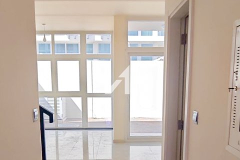 Vila di The Roots Akoya Oxygen, Dubai, UAE 3 bilik tidur, 152 meter persegi № 700367 - foto 4