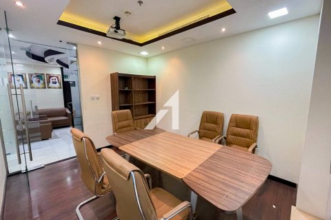 Toimisto Sheikh Zayed Road, Dubai, Arabiemiraatit 98 m2 № 700368 - kuva 3